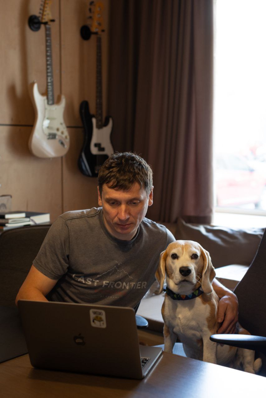 Yaroslav believed that work should be a part of life. That’s why, at Postmen, the environment, human relationships, and the energetic connection between people are so important.